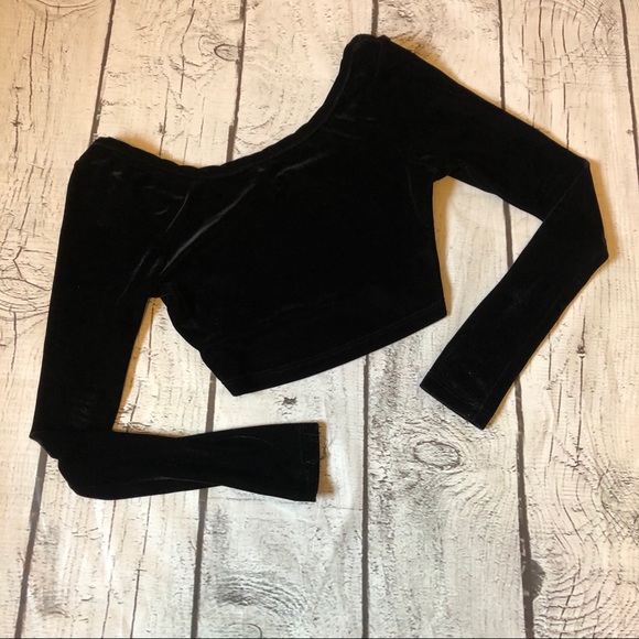 Black velvet crop top - Picture 5 of 10